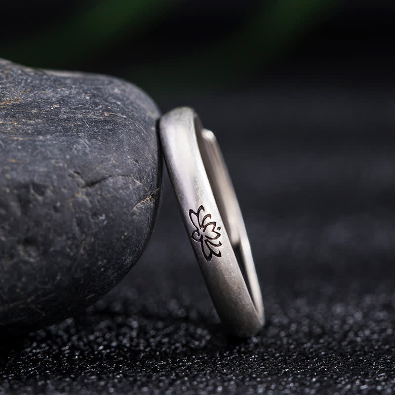 Pierścionek oświecenia z motywem kwiatu lotosu ze srebra próby 925 z Buddha Stones