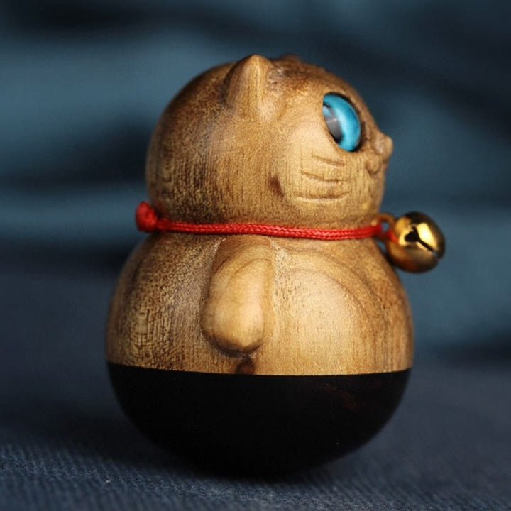 Buddha Stones Miniaturowy Szczęśliwy Kot Kociak Phoebe Zhennan Drewno Błogosławieństwo Dekoracja - image 13