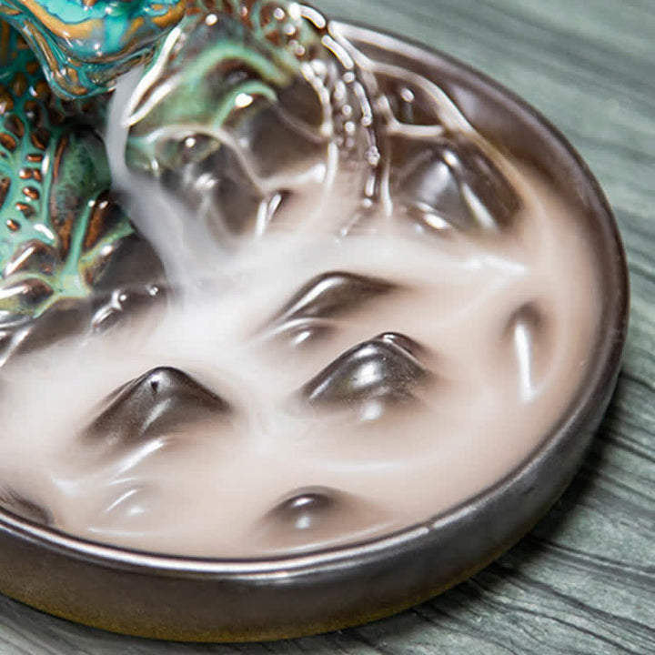 Dekoracja kadzielnicy z ceramicznym palnikiem dymnym i wzorem smoka