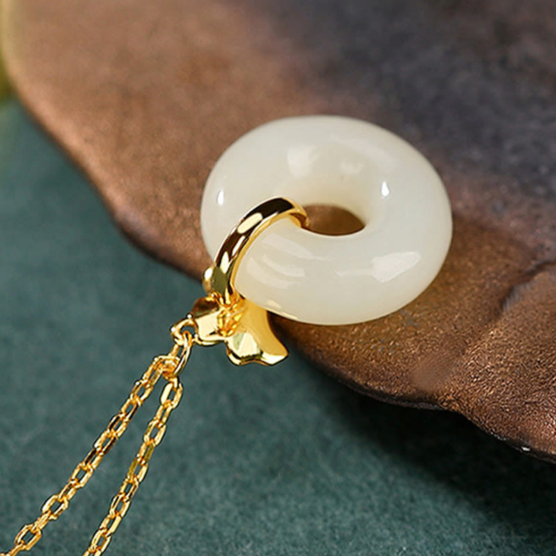 Buddha Stones 925 Srebro Sterling Naturalny Hetian Jade Liść Miłorzębu Klamra Pokoju Naszyjnik Szczęścia Wisiorek
