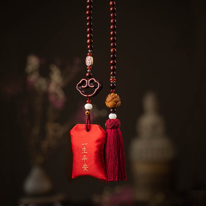 Buddha Stones Tybetańskie Małe Liście Czerwone Drzewo Sandałowe Lotos Cynober Saszetka Ochrona Chwost Dekoracja Wisząca Do Samochodu