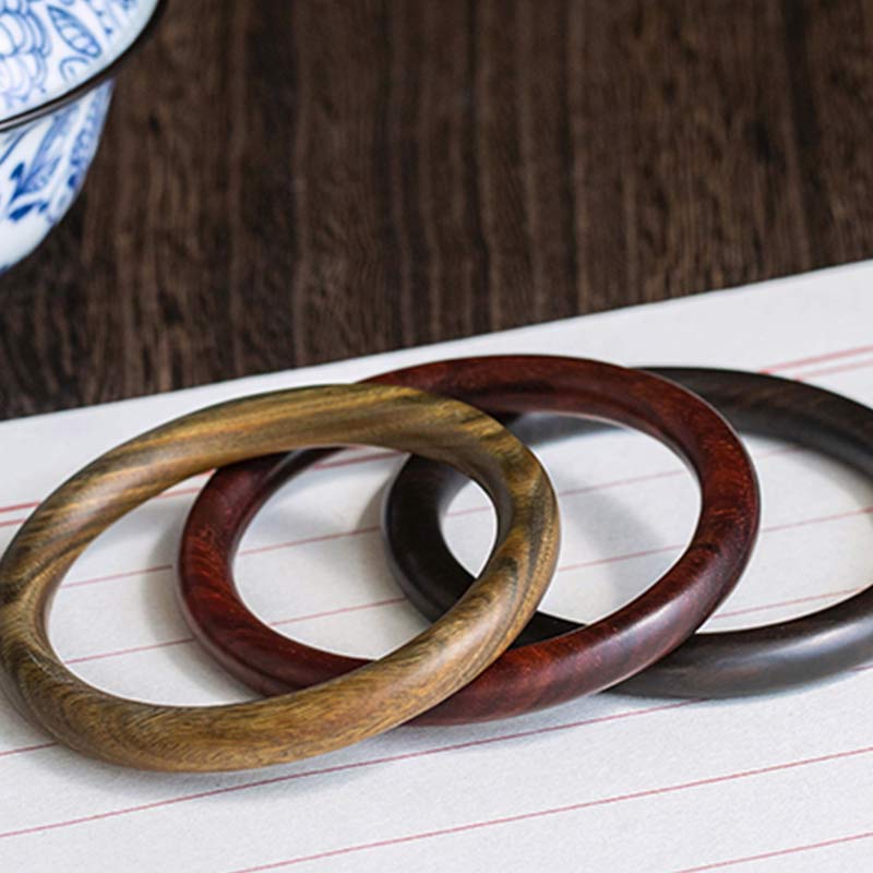 Buddha Stones Tybetańskie Małe Liście Czerwone Drzewo Sandałowe Hebanowo-Zielone Drzewo Sandałowe Bransoletka Ochronna Bangle
