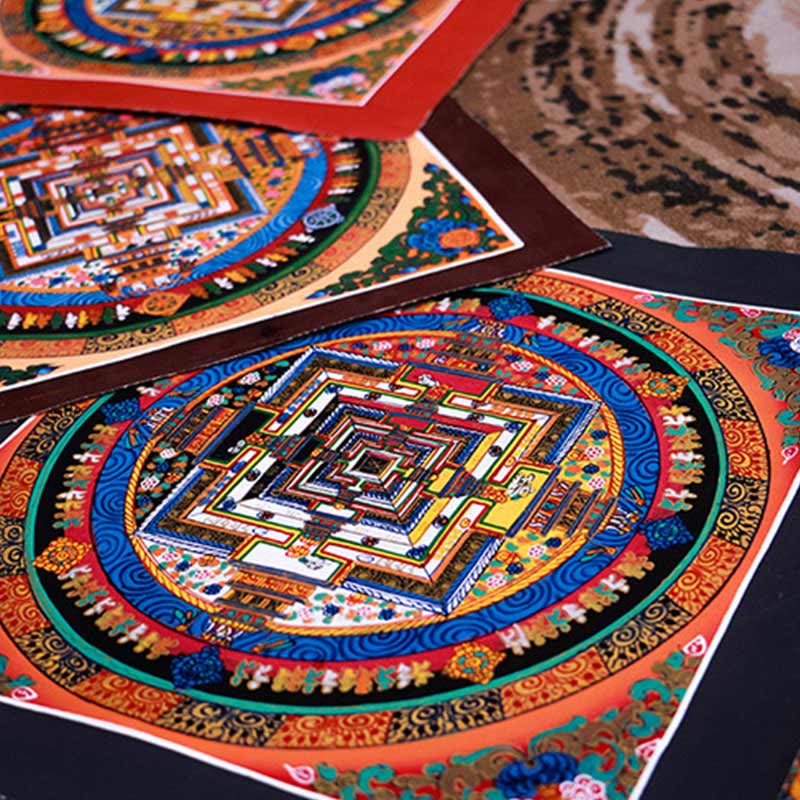 Tybetański ręcznie malowany obraz Thangka Mandala w pudełku z losowym wzorem kolorystycznym