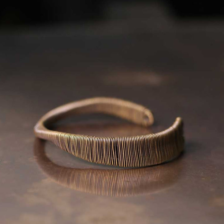 Bransoletka mankietowa z regulowanymi Buddha Stones w prostym wzorze, owinięta mosiądzem i miedzią, zapewniająca szczęście i bogactwo - image 2