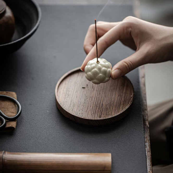 Buddha Stones Miniaturowy Kwiat Lotosu Medytacja Ceramiczny Patyk Mały Kadzielnica Dekoracja
