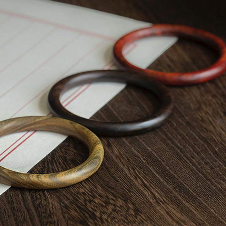 Buddha Stones Tybetańskie Małe Liście Czerwone Drzewo Sandałowe Hebanowo-Zielone Drzewo Sandałowe Bransoletka Ochronna Bangle