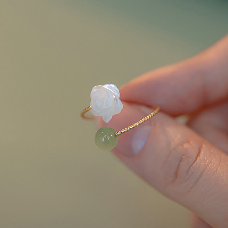 Buddha Stones 14K pozłacane Tridacna Stone Rose Flower Jade Bead Blessing Ring