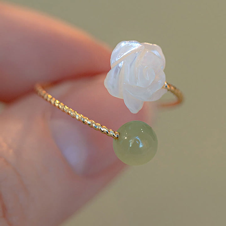 Buddha Stones 14K pozłacane Tridacna Stone Rose Flower Jade Bead Blessing Ring
