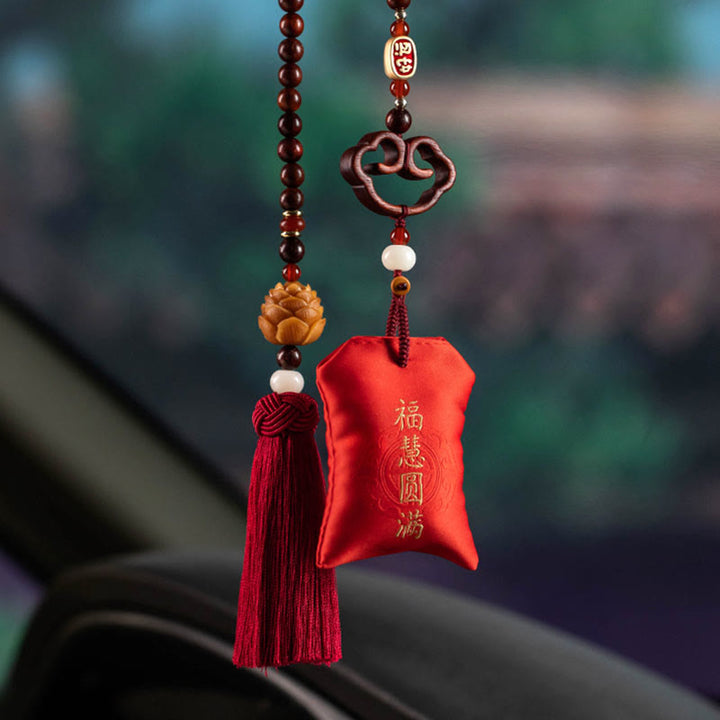 Buddha Stones Tybetańskie Małe Liście Czerwone Drzewo Sandałowe Lotos Cynober Saszetka Ochrona Chwost Dekoracja Wisząca Do Samochodu