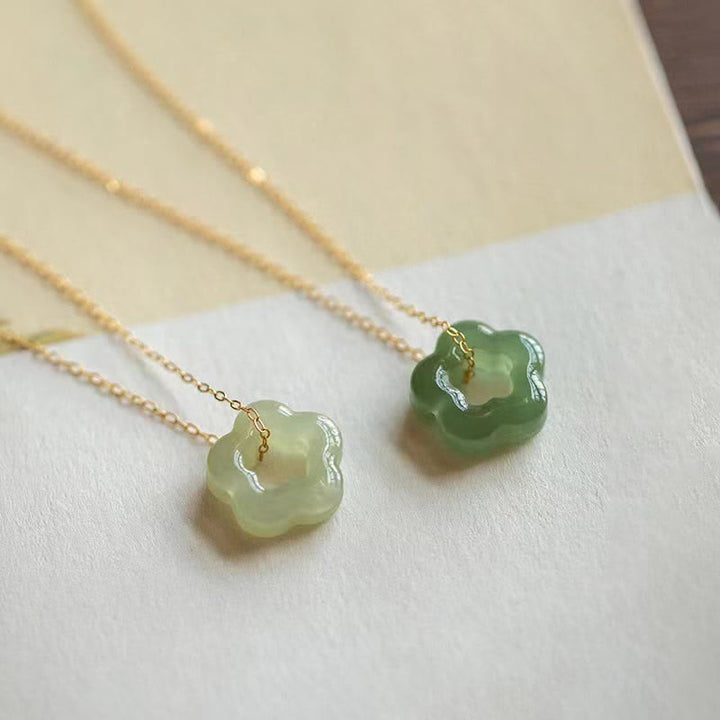 Buddha Stones Delikatny Hetian Jade Cyan Jade Szczęście Kwiatowy Naszyjnik Wisiorek