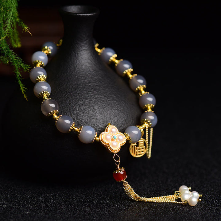 Bransoletka z pereł Fu Character Tassel Balance z Buddha Stones w kolorze szarym i agatem