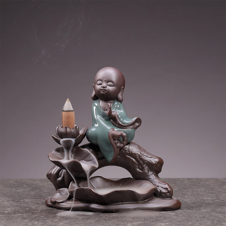 Buddha Stones Mały Mnich Ceramiczny Lotos Błogosławieństwo Kadzielnica Dekoracja