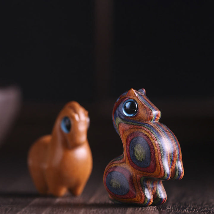 Buddha Stones Małe liście Czerwone drzewo sandałowe Zielone drzewo sandałowe Szczęśliwa miniaturowa dekoracja ochronna dla konia - image 0