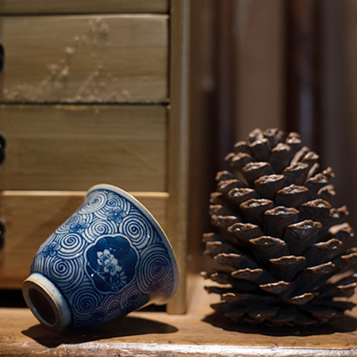 Buddha Stones Jingdezhen Niebiesko-biała porcelana Malowana ręcznie Lotos Kwiat Śliwki Ceramiczna filiżanka do herbaty Kung Fu Filiżanki do herbaty