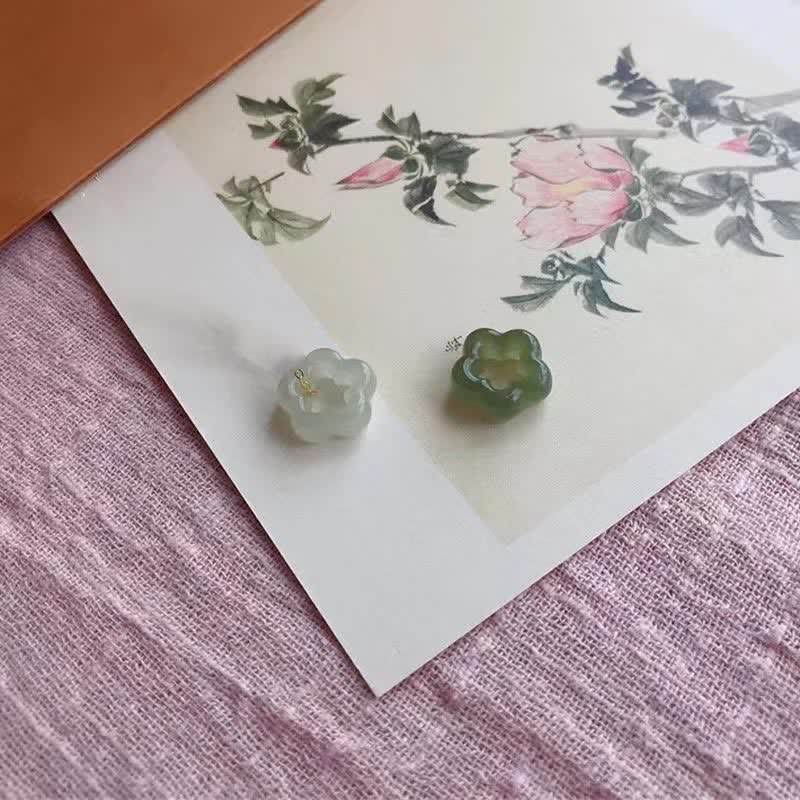 Buddha Stones Delikatny Hetian Jade Cyan Jade Szczęście Kwiatowy Naszyjnik Wisiorek