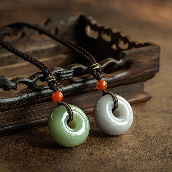 Buddha Stones Naturalny Okrągły Jadeit Szary Jadeit Klamra Pokoju Naszyjnik Szczęścia Wisiorek