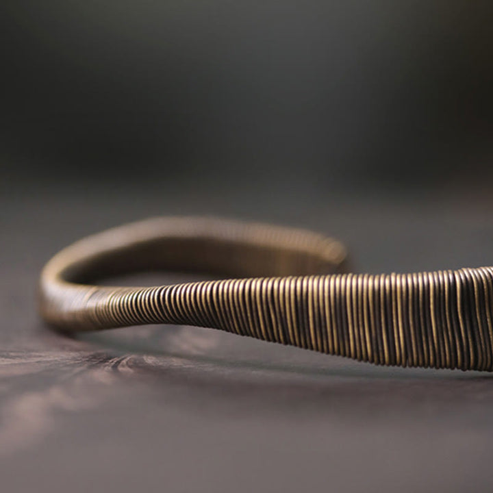 Bransoletka mankietowa z regulowanymi Buddha Stones w prostym wzorze, owinięta mosiądzem i miedzią, zapewniająca szczęście i bogactwo - image 4