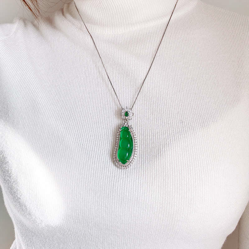 Naszyjnik z wisiorkiem Fortune Bean Cyan Jade Luck