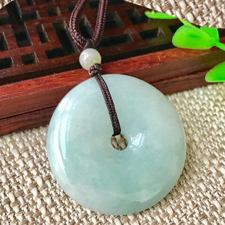 Naszyjnik z Buddha Stones, okrągły, sznurek z jadeitu, wisior szczęścia