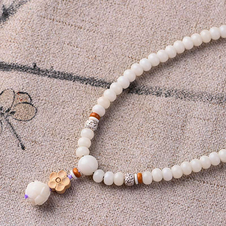 Bransoletka z białego jadeitu Bodhi Lotus z Buddha Stones