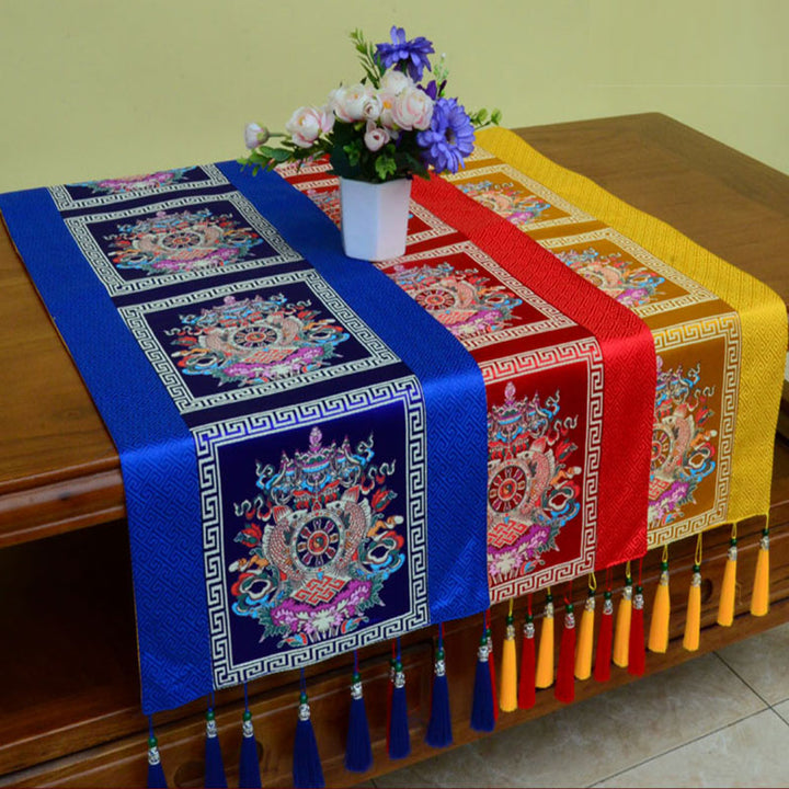 Buddha Stones , modlitwa, ołtarz, mata, Man-Bcu, Kalachakra, nieskończony węzeł, Wadżra, tybetańskie symbole pomyślności, frędzle, bieżnik na stół