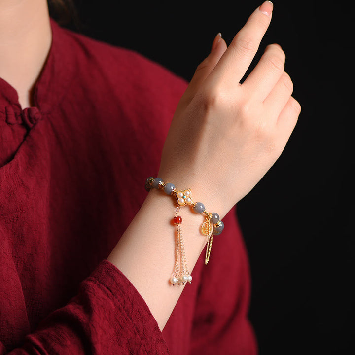 Bransoletka z pereł Fu Character Tassel Balance z Buddha Stones w kolorze szarym i agatem