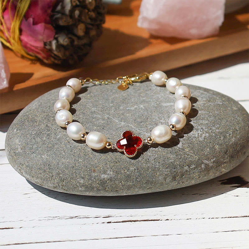 Bransoletka z Buddha Stones i pereł z czterolistną koniczyną