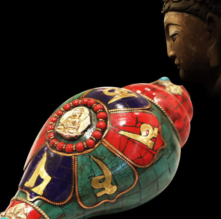 Tybetańska, ręcznie robiona Shankha Om Mani Padme Hum Budda Muszla Muszla Przynosząca szczęście dekoracja - image 2