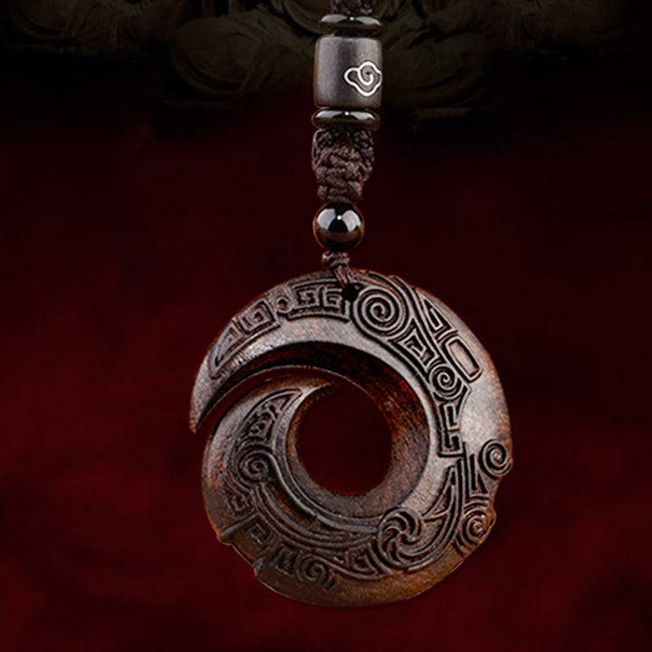 Buddha Stones Mały liść Czerwony sandałowiec Drewno hebanowe Szczęście poprawia projekt Wzór Ochrona Naszyjnik Wisiorek