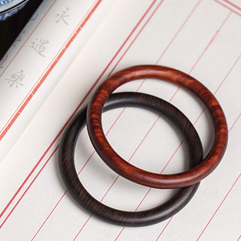 Buddha Stones Tybetańskie Małe Liście Czerwone Drzewo Sandałowe Hebanowo-Zielone Drzewo Sandałowe Bransoletka Ochronna Bangle
