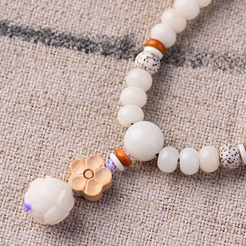 Bransoletka z białego jadeitu Bodhi Lotus z Buddha Stones