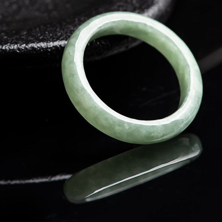 Pierścionek z naturalnego jadeitu z Buddha Stones, obfitość i dobrobyt