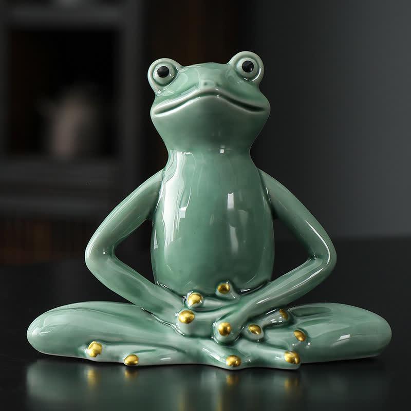Medytująca ceramiczna figurka żaby zen